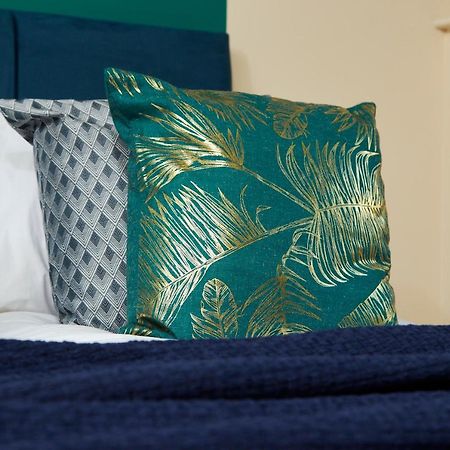 Exquisite Cambridge Abode - Sleeps 6 - Parking Appartamento Esterno foto