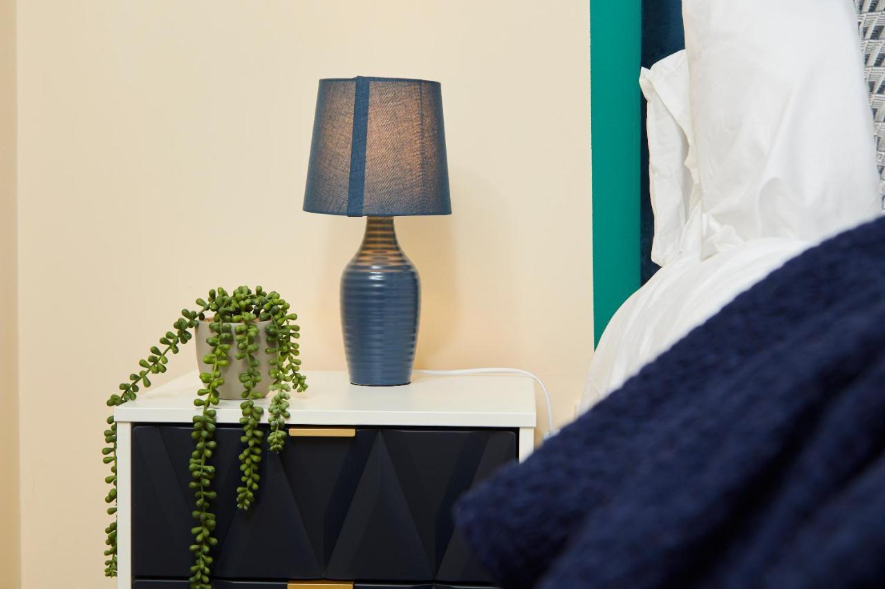 Exquisite Cambridge Abode - Sleeps 6 - Parking Appartamento Esterno foto